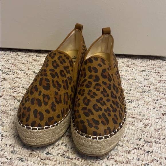 Platforms - Picture 2 of 3